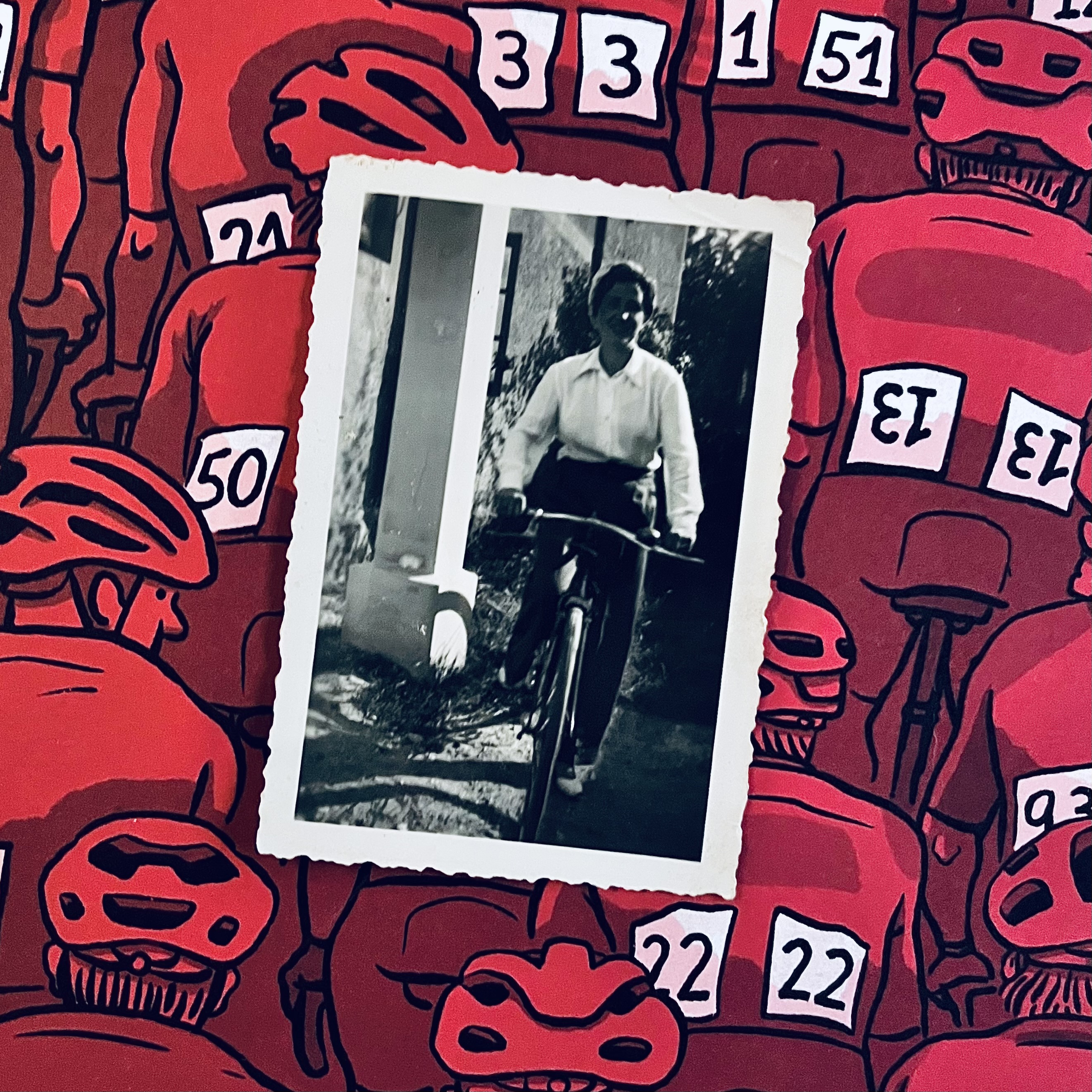 Una chica en una bicicleta